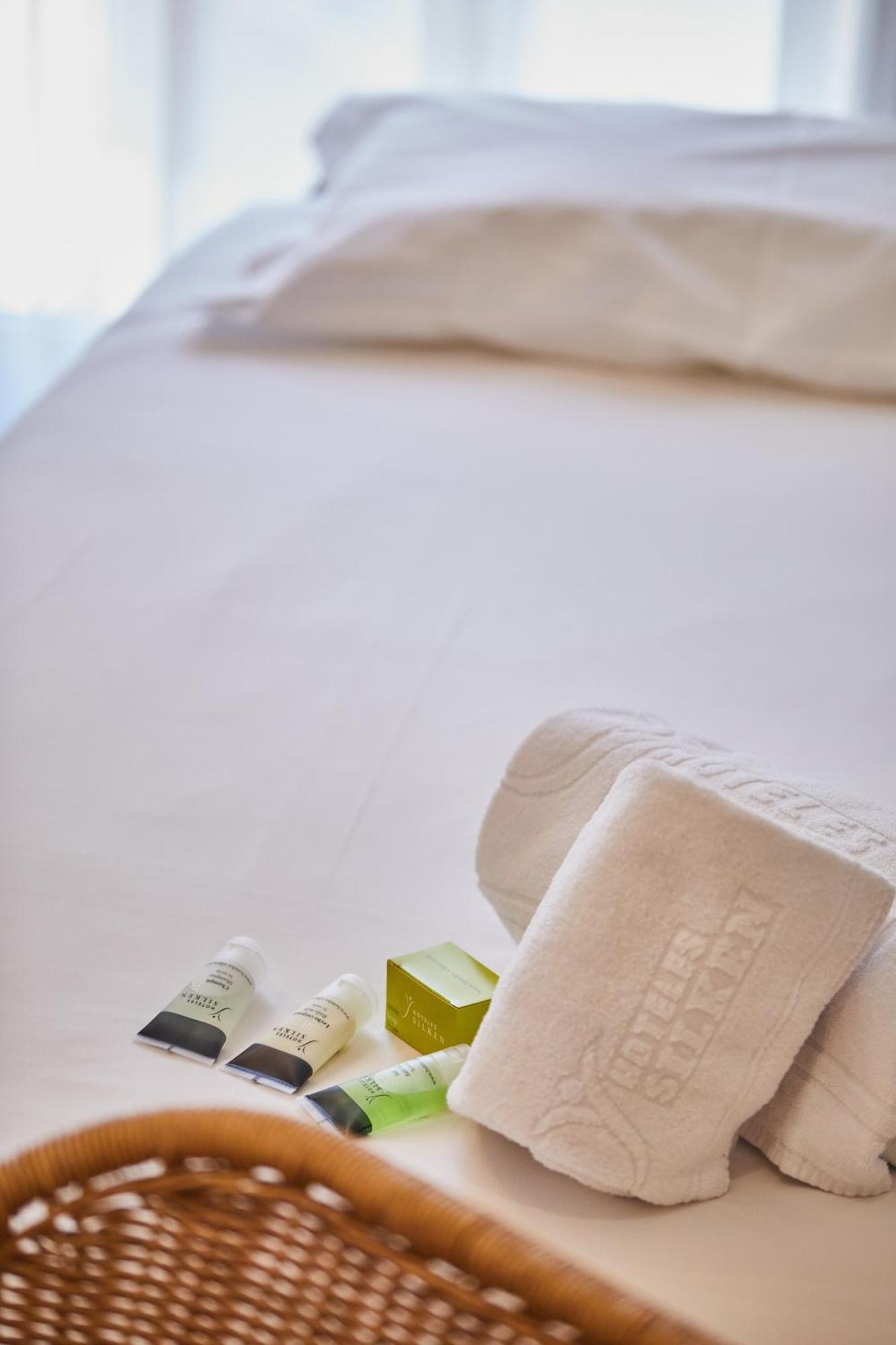 Silken Reino De Aragon Hotel Zaragoza Phòng bức ảnh